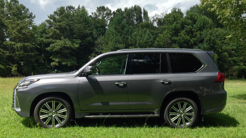 Illustration for article titled The 2016 Lexus LX 570 Is A Big Lumbering Idiot-Mobile And I Hate It